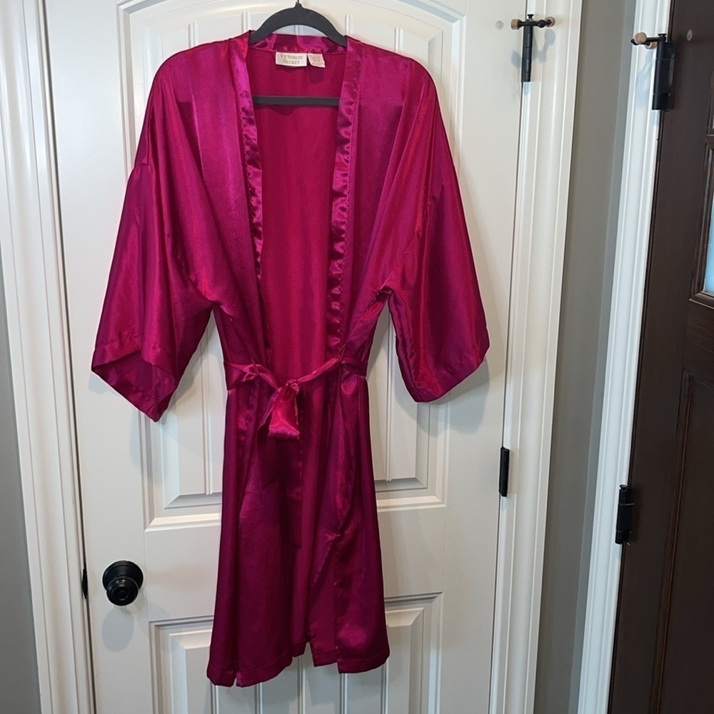 Vintage gold label Victorias Secret 3/4 sleeve dark pink satiny robe OS boudoir